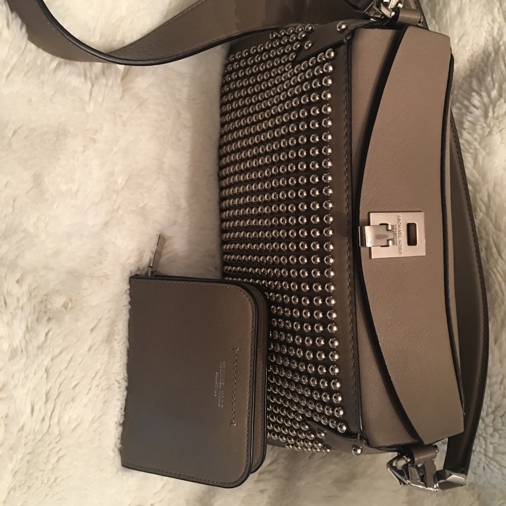 Michael Kors Luxury Collection Taupe Celeste Card Wallet - Picture 8 of 14